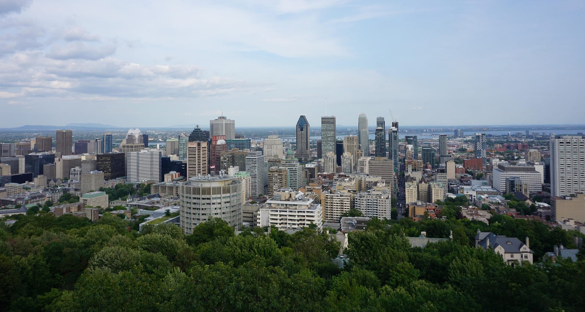 Acheter au Québec : les jeunes motivés mais freinés